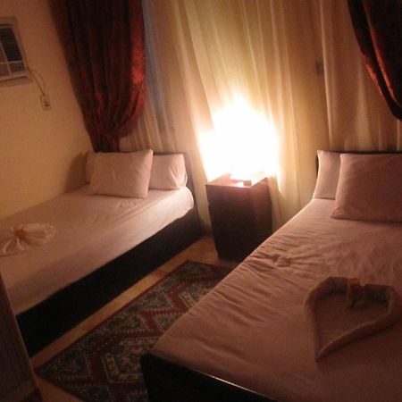 City Plaza Hostel Il Il Cairo Esterno foto