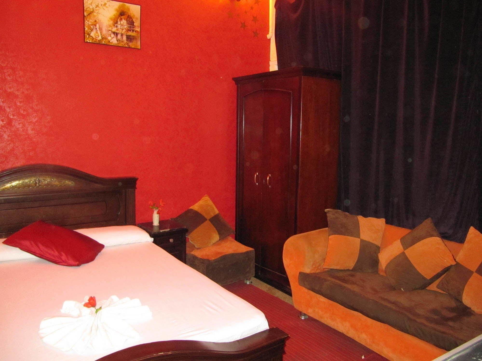 City Plaza Hostel Il Il Cairo Esterno foto