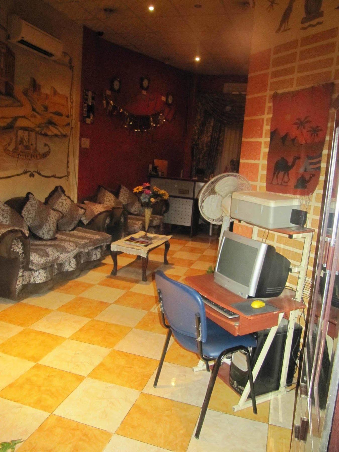 City Plaza Hostel Il Il Cairo Esterno foto