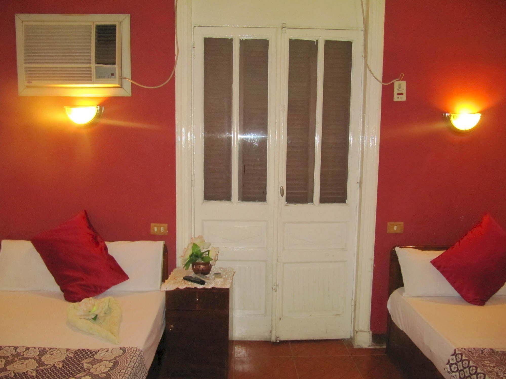City Plaza Hostel Il Il Cairo Esterno foto