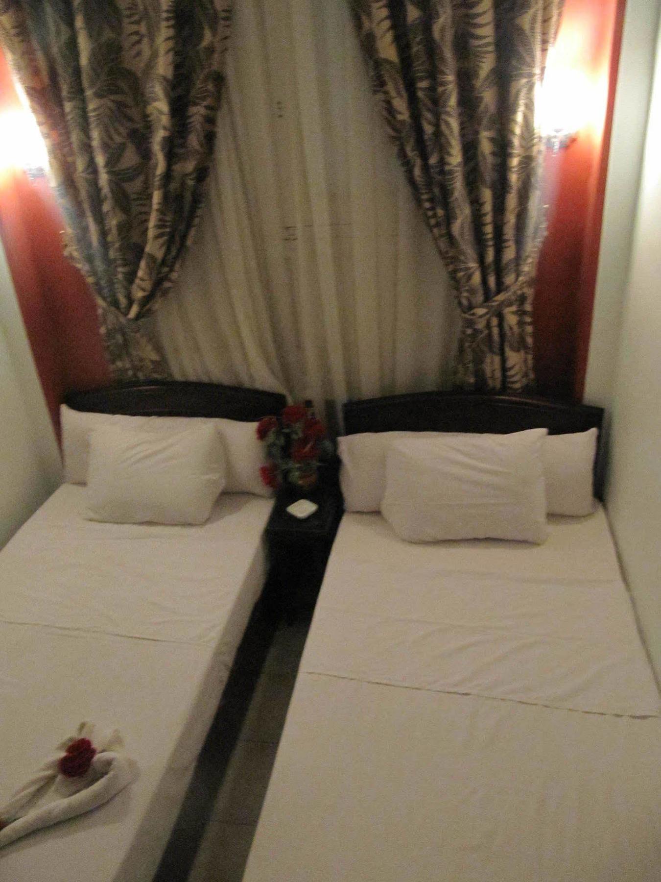 City Plaza Hostel Il Il Cairo Esterno foto