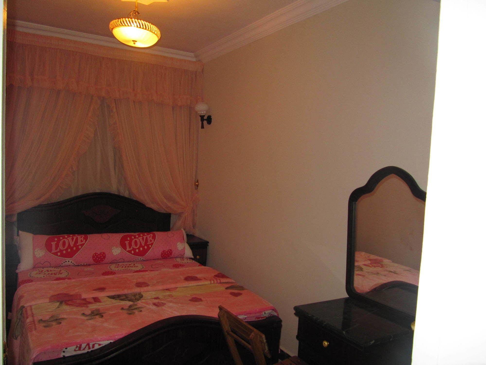 City Plaza Hostel Il Il Cairo Esterno foto